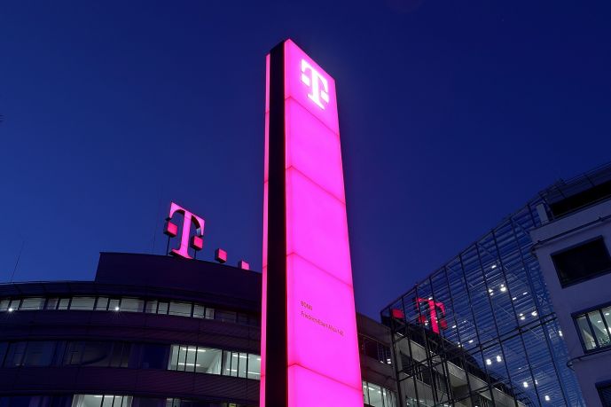Deutsche Telekom to invest almost 13 billion in network expansion